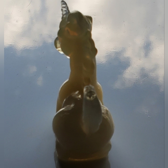 Vntg Boyd Light Yellow Slag Glass Little Lucky the Unicorn 🦄 - Picture 7 of 10